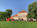 Litvinov Festplatz vor dem Schloss