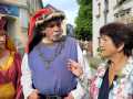3-Steffi-Rathe-mit-Salzhaendlern